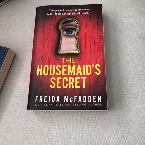 Set of 3 books - Winter Garden by Kristin Hannah Book and The Housemaid books - Picture 5 of 10